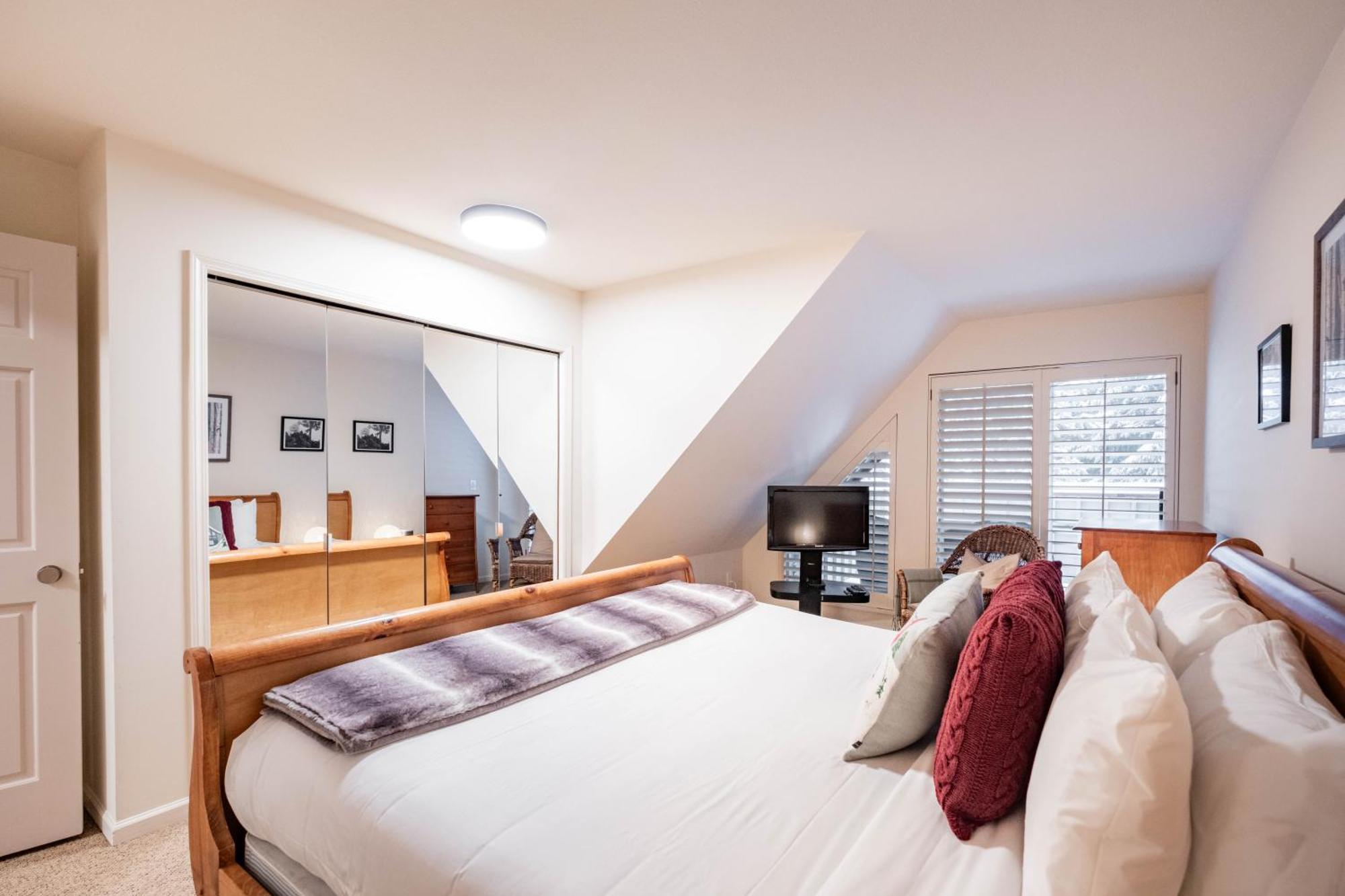 Sunpath By Outpost Whistler Villa ภายนอก รูปภาพ