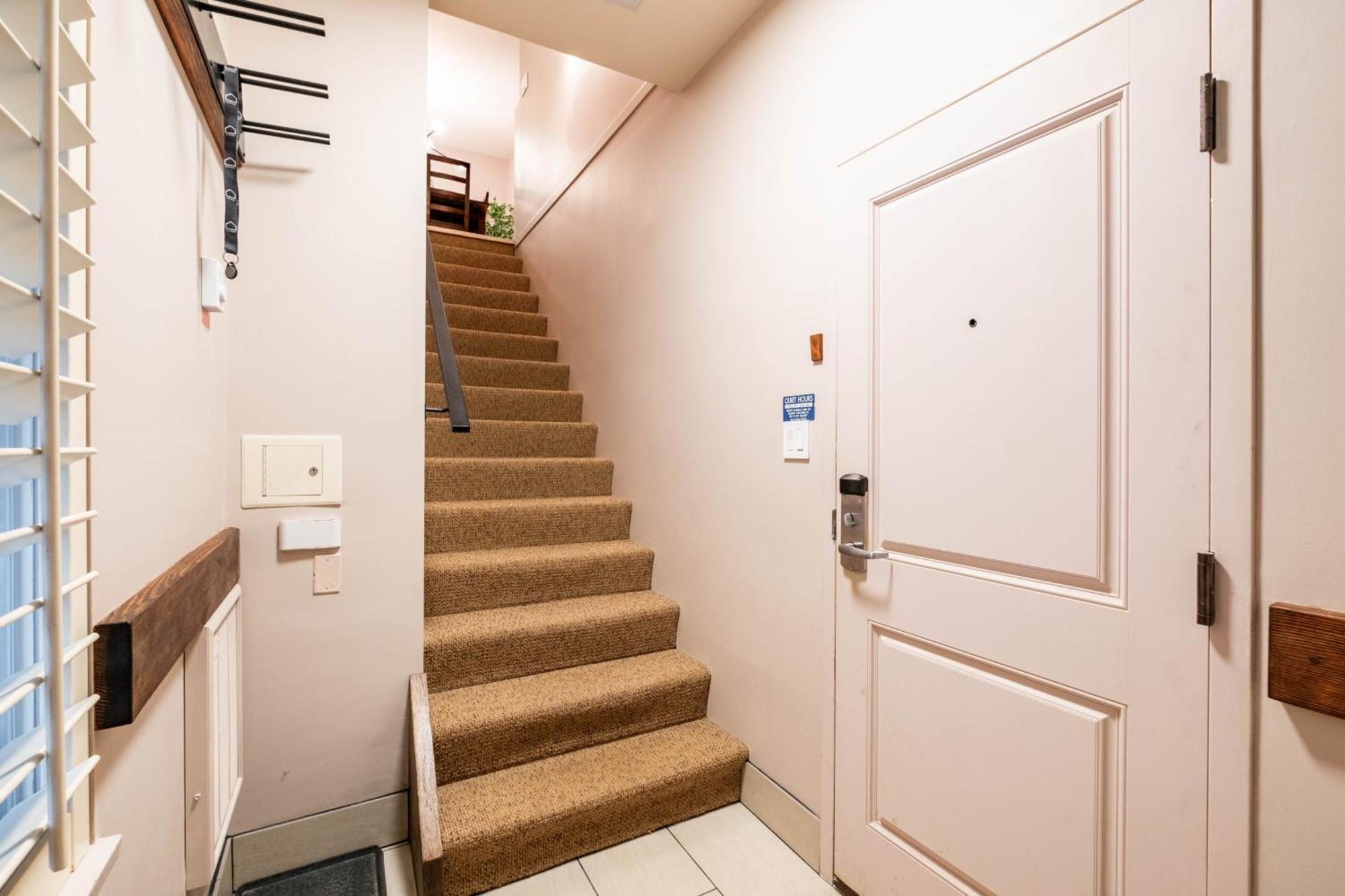 Sunpath By Outpost Whistler Villa ภายนอก รูปภาพ