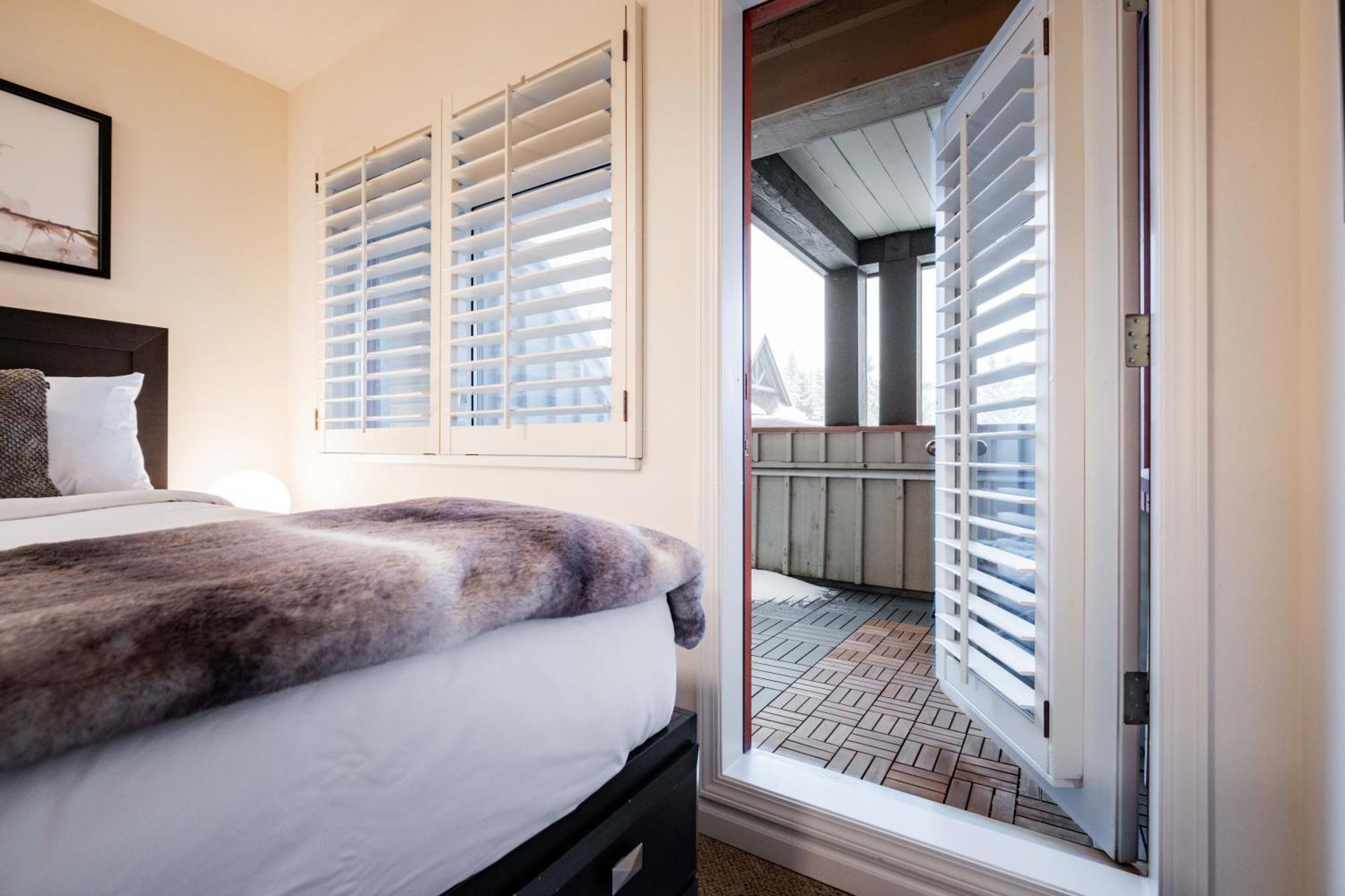 Sunpath By Outpost Whistler Villa ภายนอก รูปภาพ