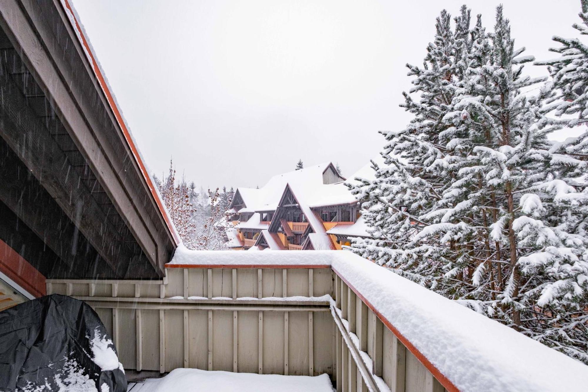 Sunpath By Outpost Whistler Villa ภายนอก รูปภาพ