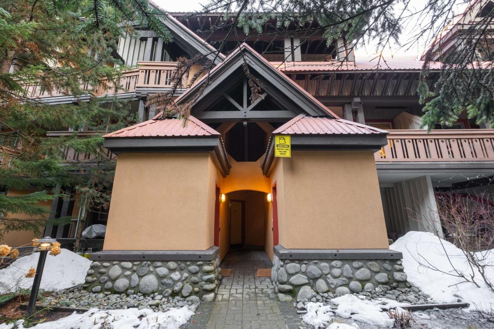 Sunpath By Outpost Whistler Villa ภายนอก รูปภาพ